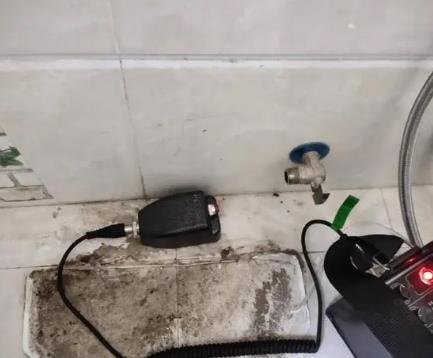 金城江屋顶漏水维修公司分享下卫生间漏水的危害及解决方法